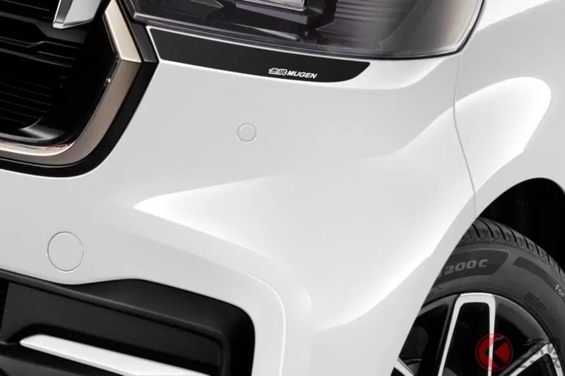 Honda新型「N-BOX」進一步進化得更高級又更「Sporty」！超浮誇的「專屬設計」車頭造型帥到不行！這款被譽為輕型車「絕對王者」的新型「MUGEN N-BOX」專屬套件受到高度矚目！