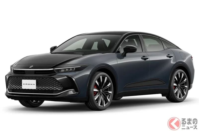Toyota發表「新款Crown」！黑色車身展現「全新雙色塗裝」＆搭配俐落「紅色卡鉗」，運動感大幅進化！睽違4年「大幅翻新」的新款Crown「Crossover」正式上市！
