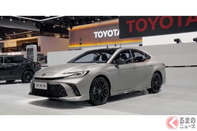 新車483萬日圓（約新台幣99.5萬元）！Toyota新型「4門『豪華』房車」備受矚目！沉穩特別的「霧面金」超帥！搭載2.5升「直列4缸」的「230馬力車型」也很有魅力！中國版「Camry Sport Plus Radiant Edition Matte Gold」是什麼樣的車！