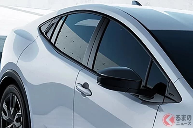 便宜約120萬日圓！Toyota新款「最便宜5門Coupe」受到矚目！擁有「每公升超過32km」的超低油耗＆超強CP值！搭載「1800cc引擎」的最便宜車型「Prius X」究竟是什麼樣的車？