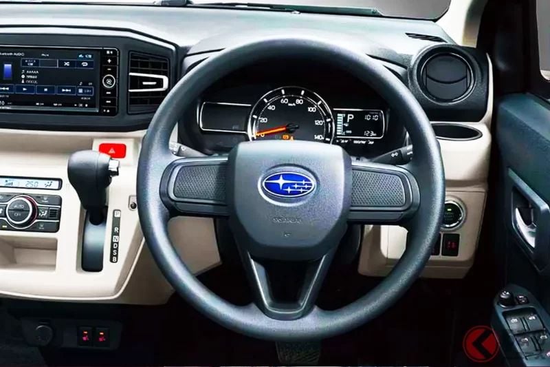 新車110萬日圓！Subaru發表新款「輕型房車」！搭載強悍「新引擎」，實現「每公升27km」的超低油耗！不是「水平對臥」的Subaru「經典車型」最新款！首度採用「類比式」時速表的新款「Pleo Plus」登場！
