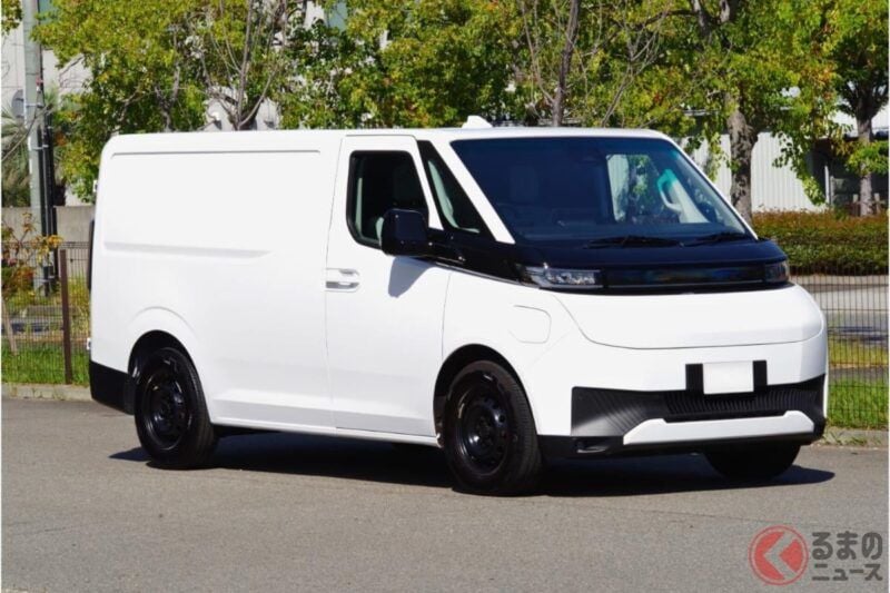 比Toyota「Hiace」更大的「最新廂型車」超厲害！採用「對開式尾門」＆「超寬敞貨艙」！全長5m方正車身、舒適配備也充實的folofly「F11VS」受矚目！