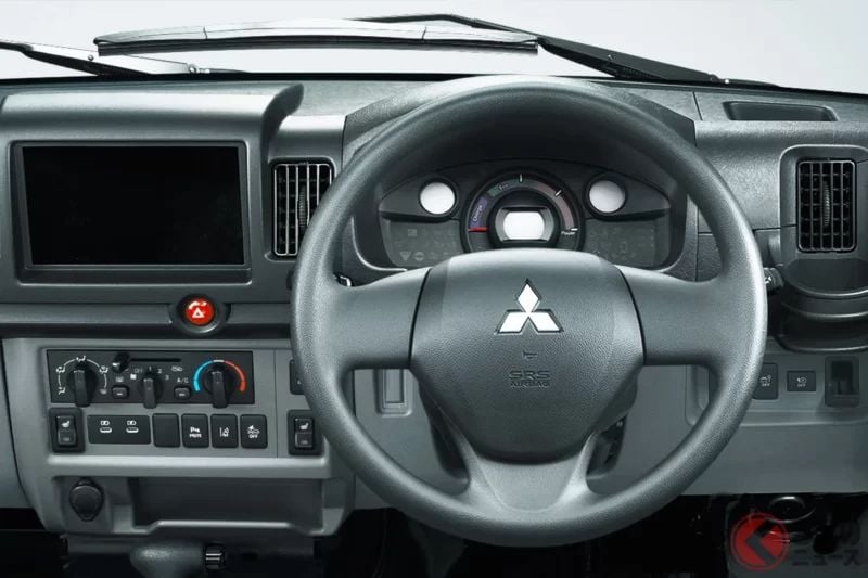Mitsubishi發表「全新輕型商用車」！可透過手機「控制冷氣」＆「車門上鎖」！超創新的「2人座」版本也能選！配備「雙側滑門」超方便！「靜肅性」也是亮點的全新Minicab EV正式上市！